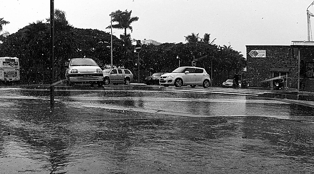 Déluge tropical au centre de Nouméa