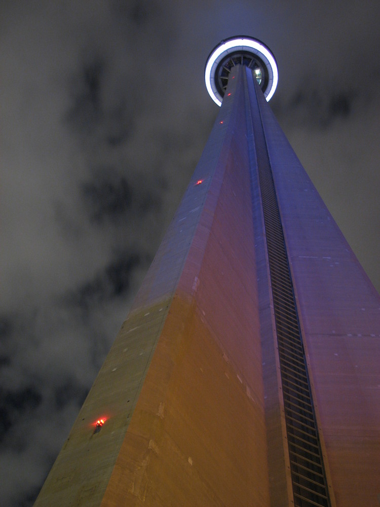 Dem CN Tower ganz nahe