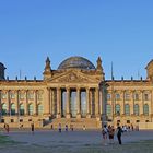 Dem Deutschen Volk - Reichstag Berlin in der Abendsonne 