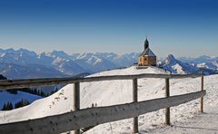 Dem Himmel so nah an der Wallberg-Kirche über dem Tegernsee...