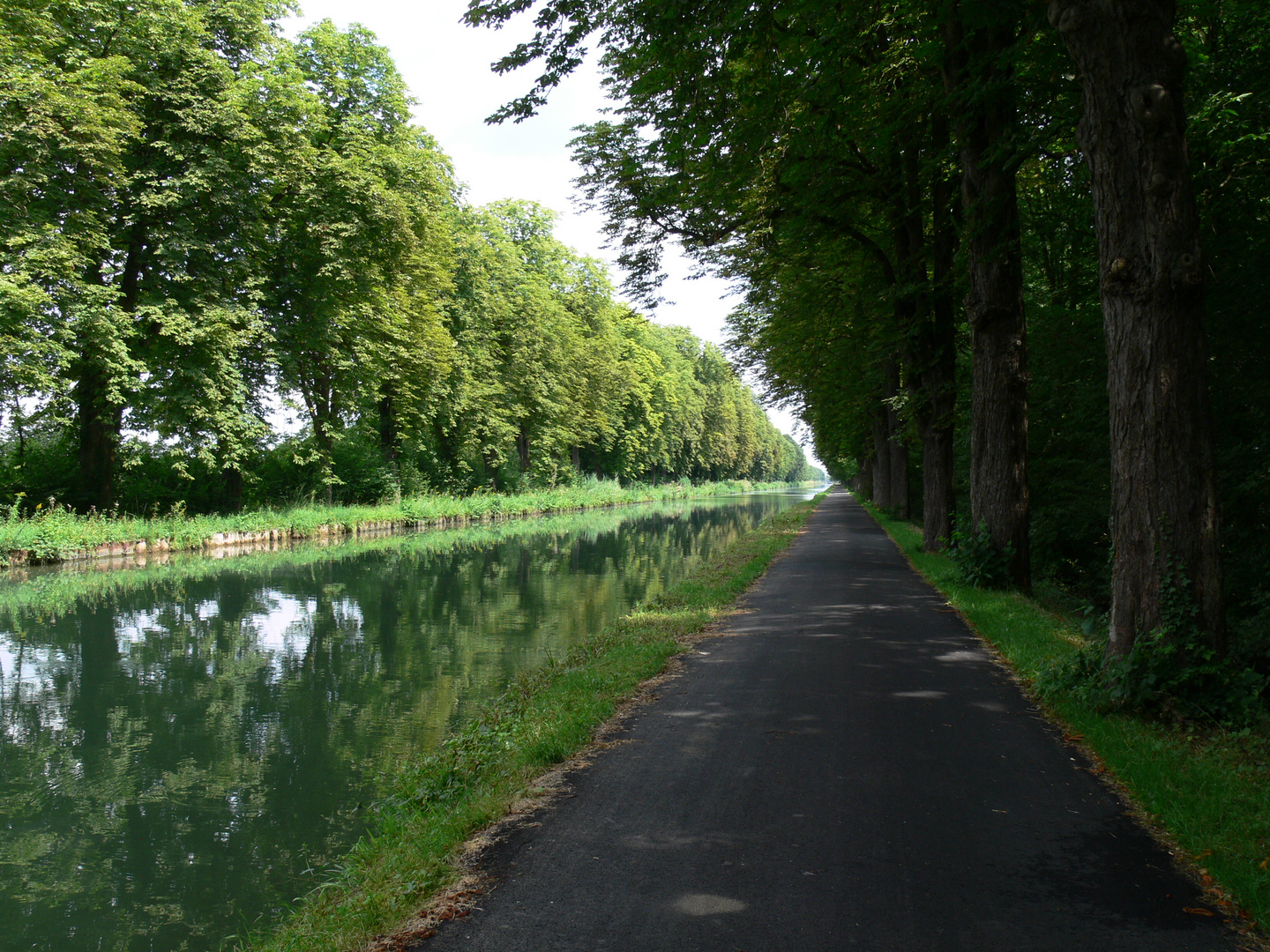 Dem Kanal entlang