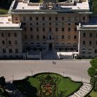 Dem Papst in den Garten geschaut