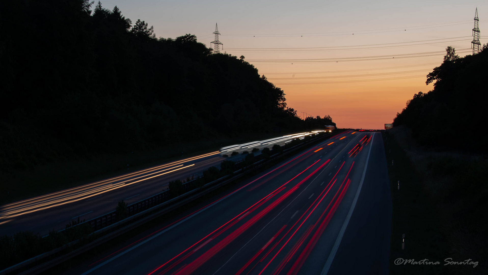 Dem Sonnenuntergang entgegen