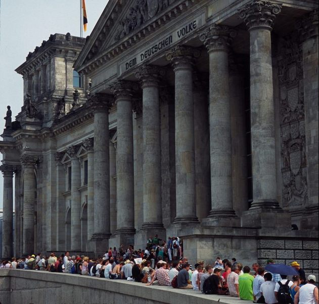 dem Volk zur Besichtigung