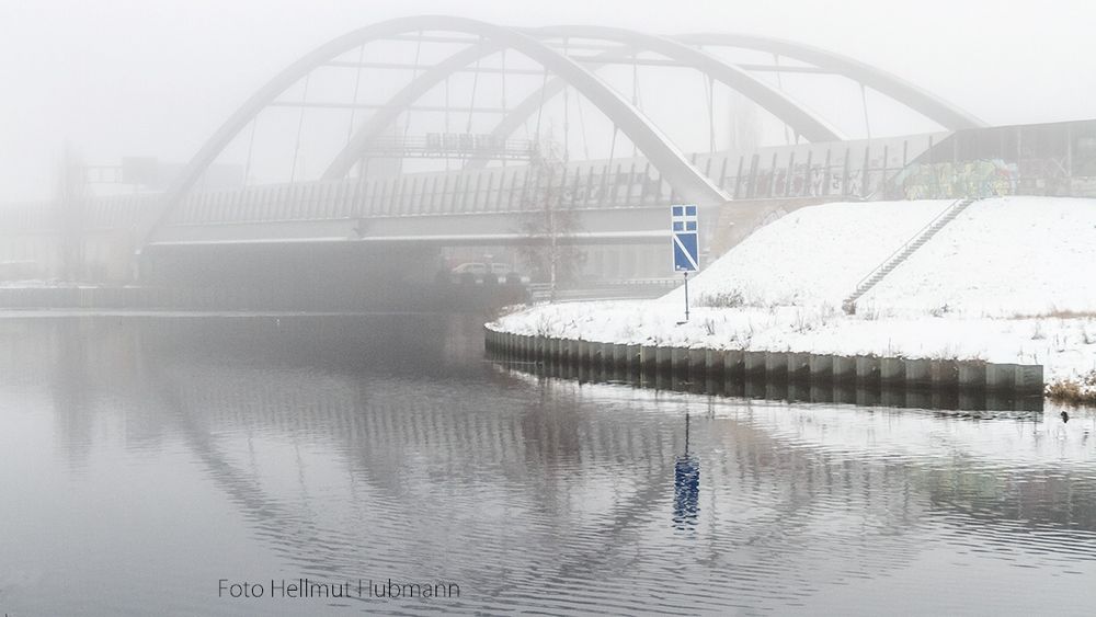 DEM WETTER ANGEPASSTE HEUTIGE DEZENTE SPIEGELEI