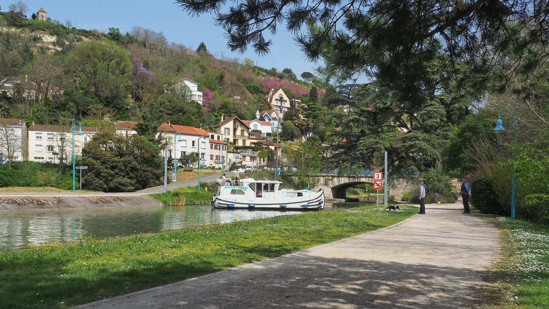 Demi-tour sur le canal latéral de la Garonne à Agen