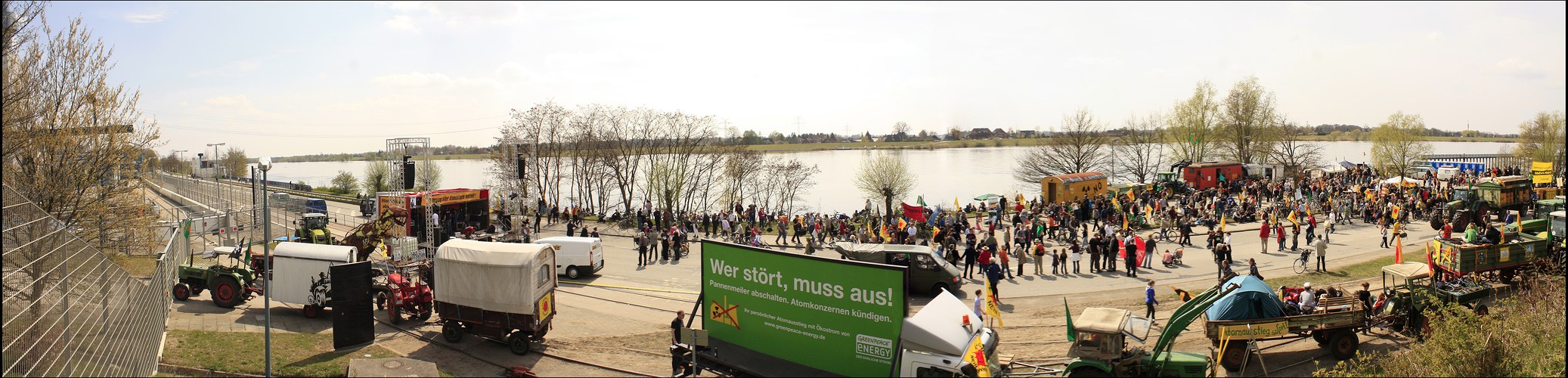 Demo am AKW in Krümmel             ´/ zum scrollen