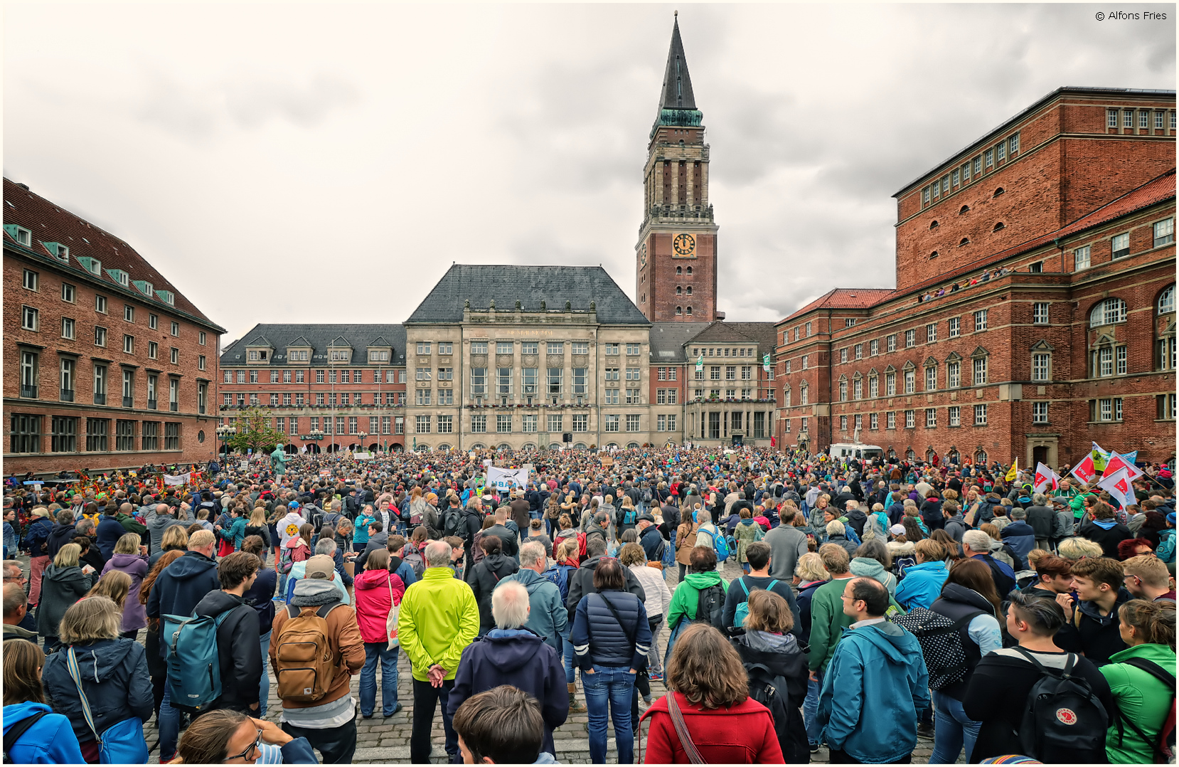 Demo auf dem Kieler Rathausplatz