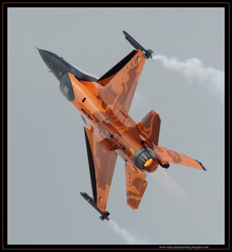 Demo F-16 Orange Lion