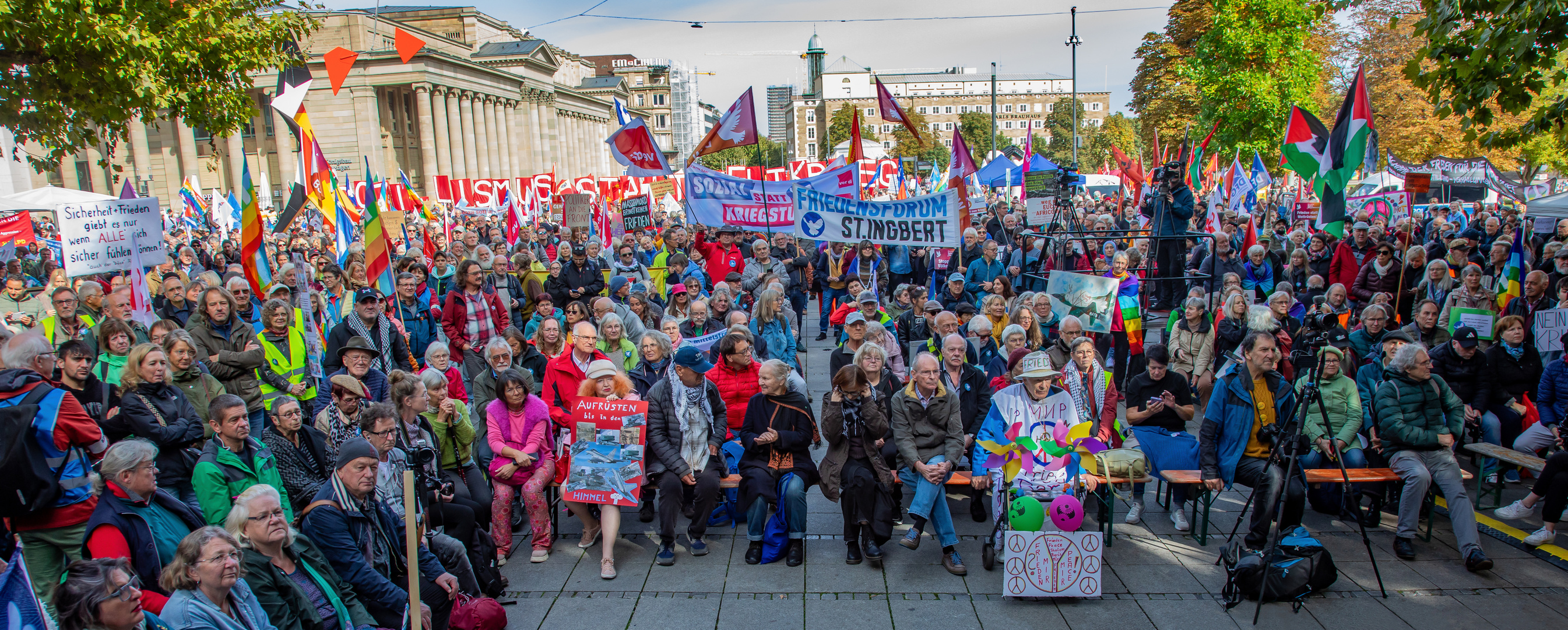 Demo in Stuttgart gegen Kriegstüchtigkeit und für Frieden