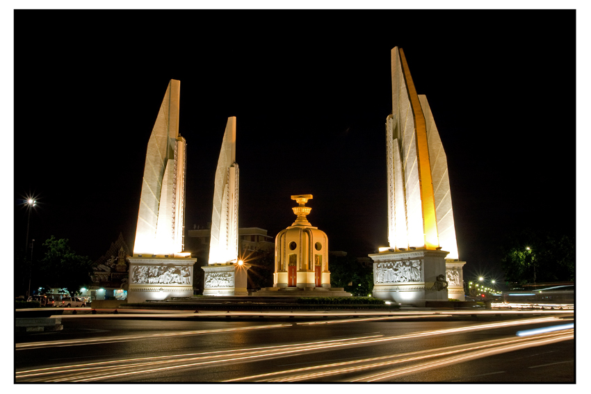 democracy monument