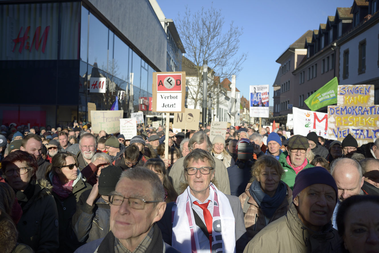 DEMokratie verdeidigen 