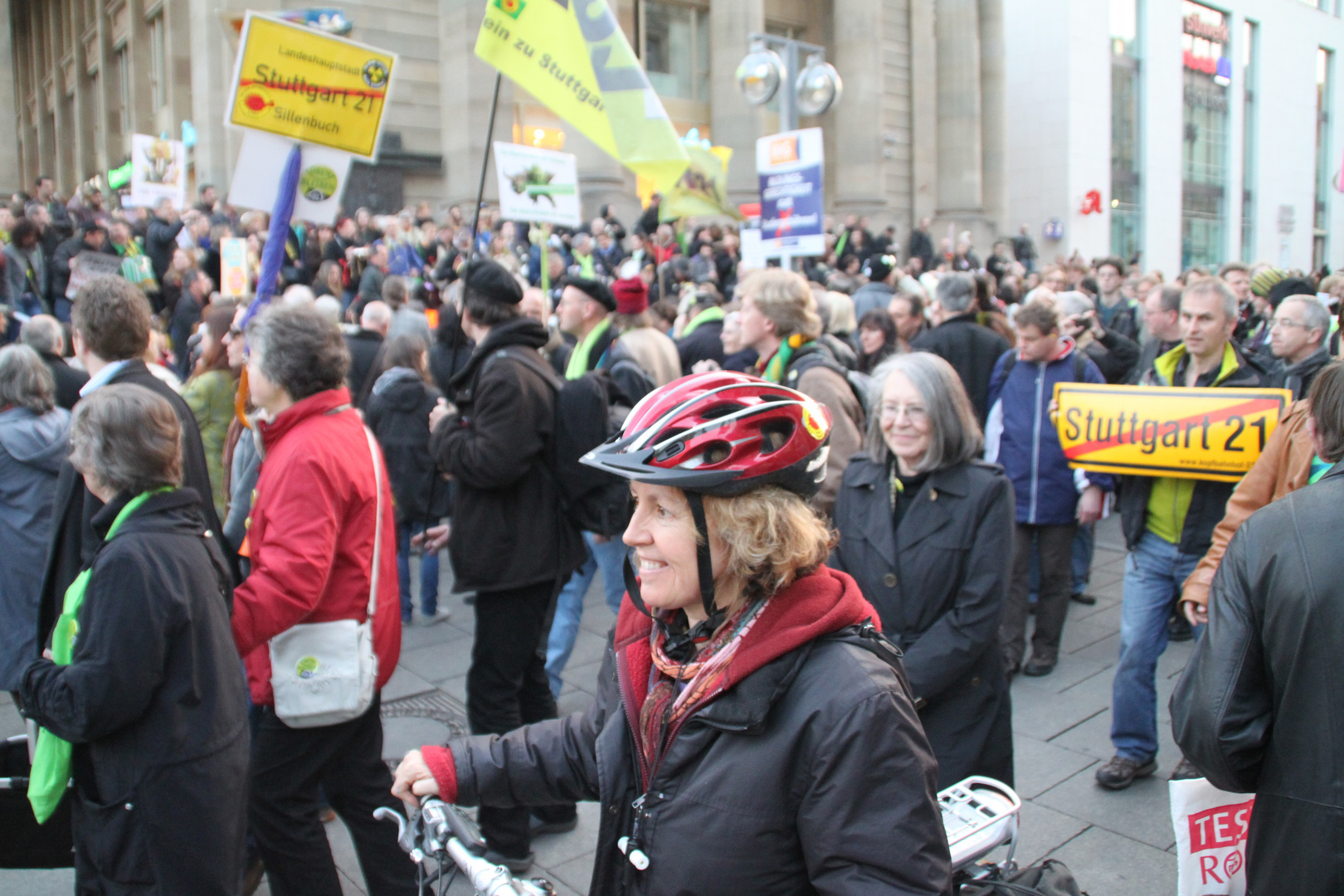 Demozug Frau K21 Stuttgart am 28.3.11