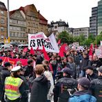 Demozug gestoppt 1Mai2023 Stgt p30-54-col