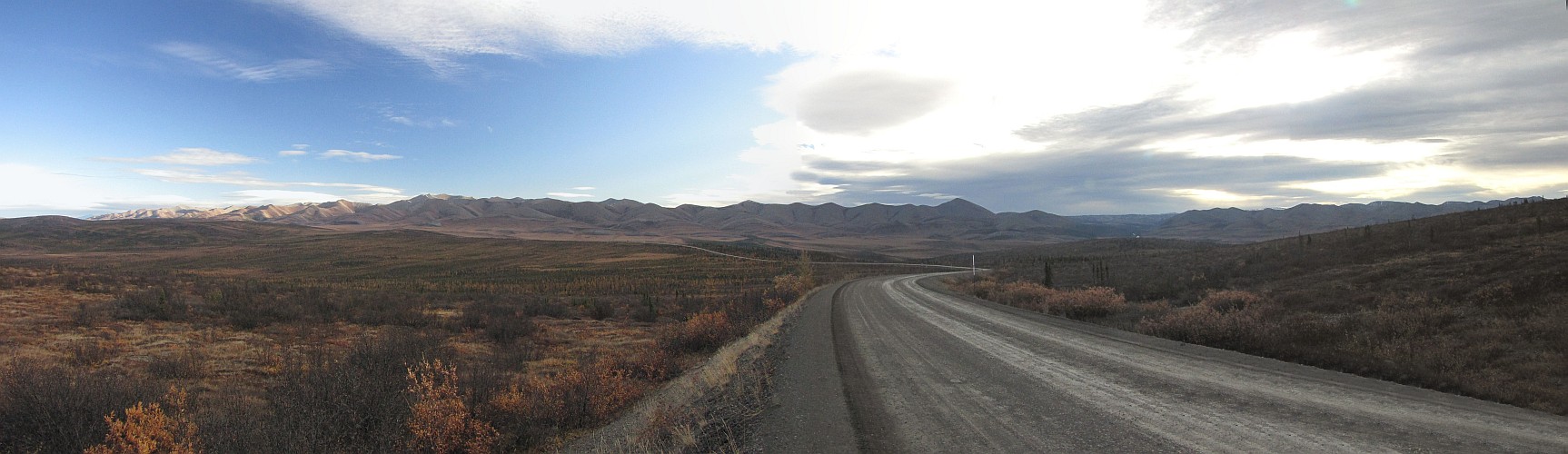 Dempster Highway kurz vor dem Polarkreis