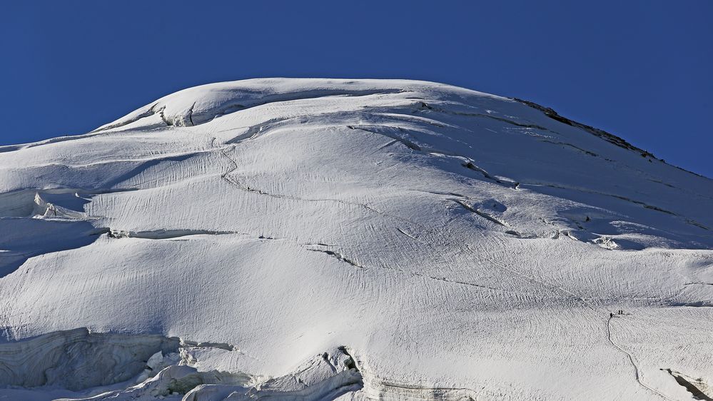 Den Ausschnitt des Weismiesgipfels noch größer gewählt im Wallis...