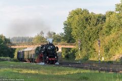 Den Bhl Schnabelwaid durcheilt 52 8195 auf ihrer Heimfahrt