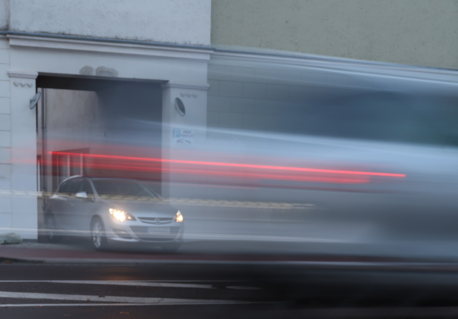 Den fließenden Verkehr beachten