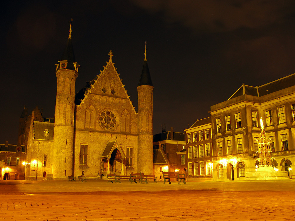 Den Haag at night 2, Binnenhof