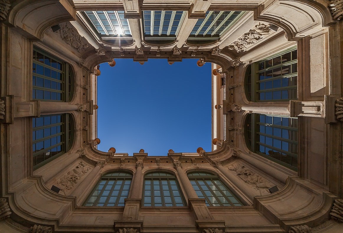 Den Himmel im Hausrahmen