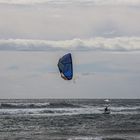 Den Kitesurfern hier.....