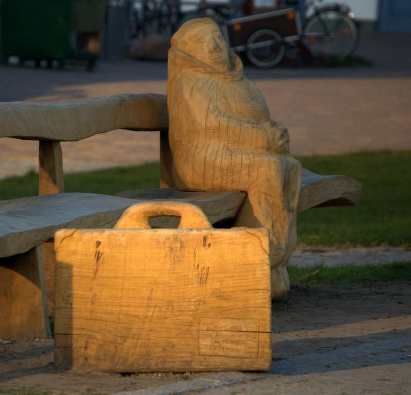 Den Koffer immer im Blick haben . Hiddensee