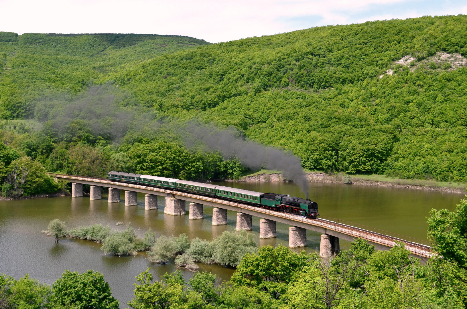 Den letzten Zipfel des Stausees von Sredna Arda (BDZ)