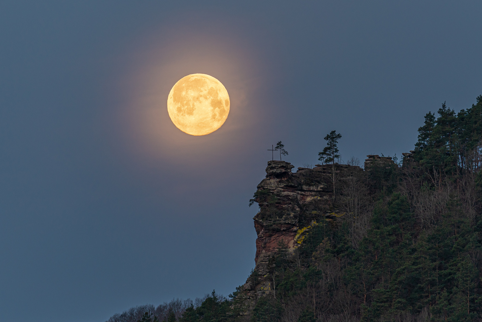 Den Mond in seinem Lauf ....