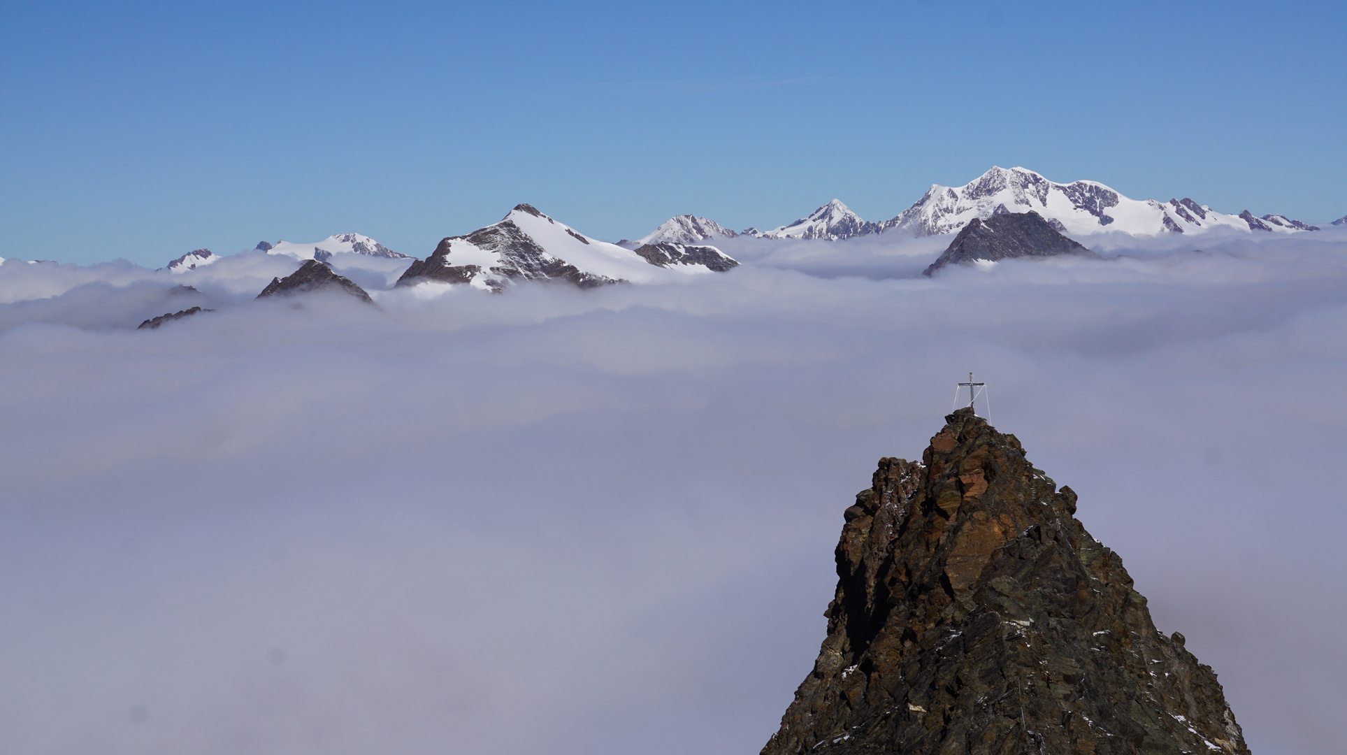 DEN NEBEL DURCHSTIEGEN