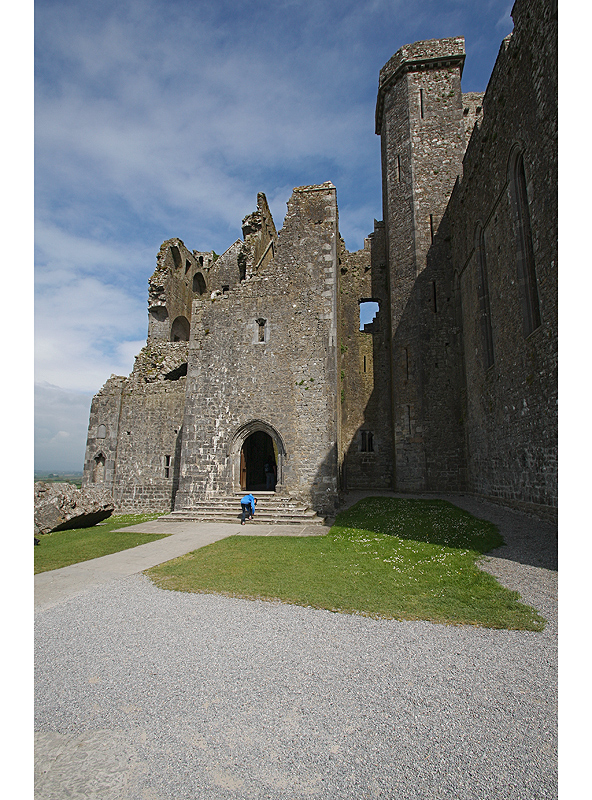 Den Rock of Cashel....