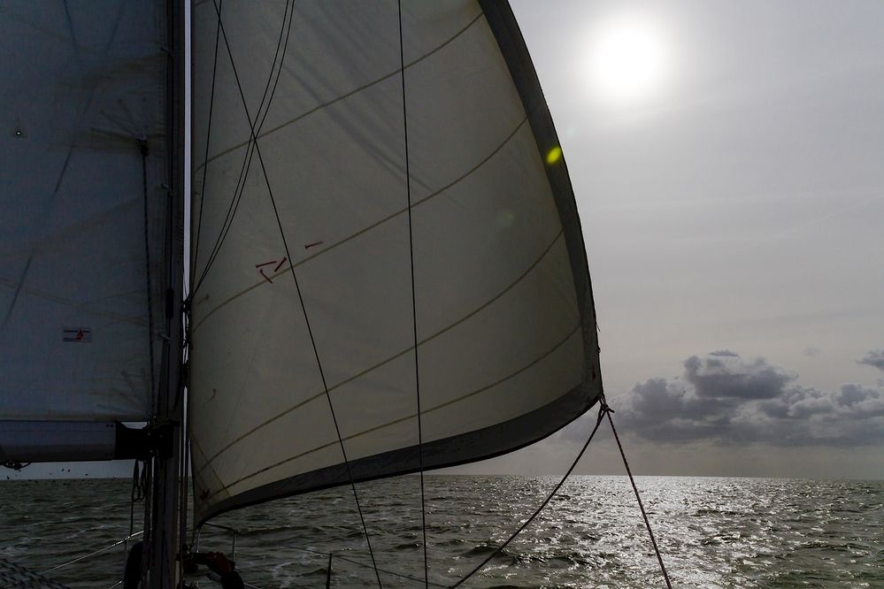 Den Wind im Rücken der Sonne entgegen