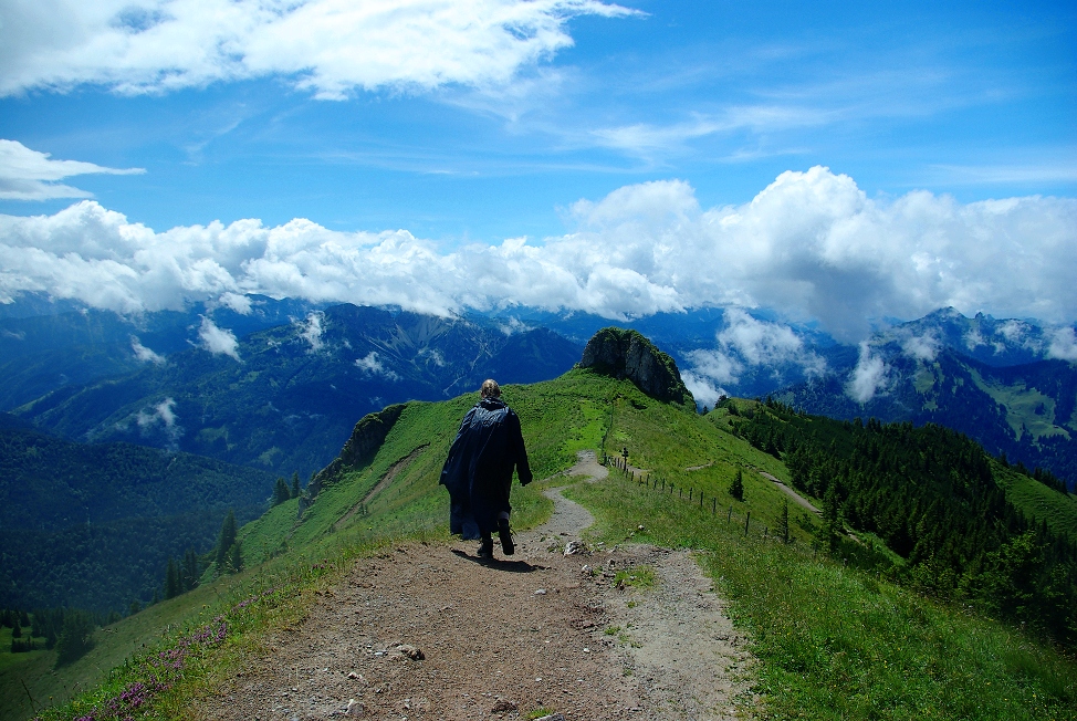 Den Wolken entgegen