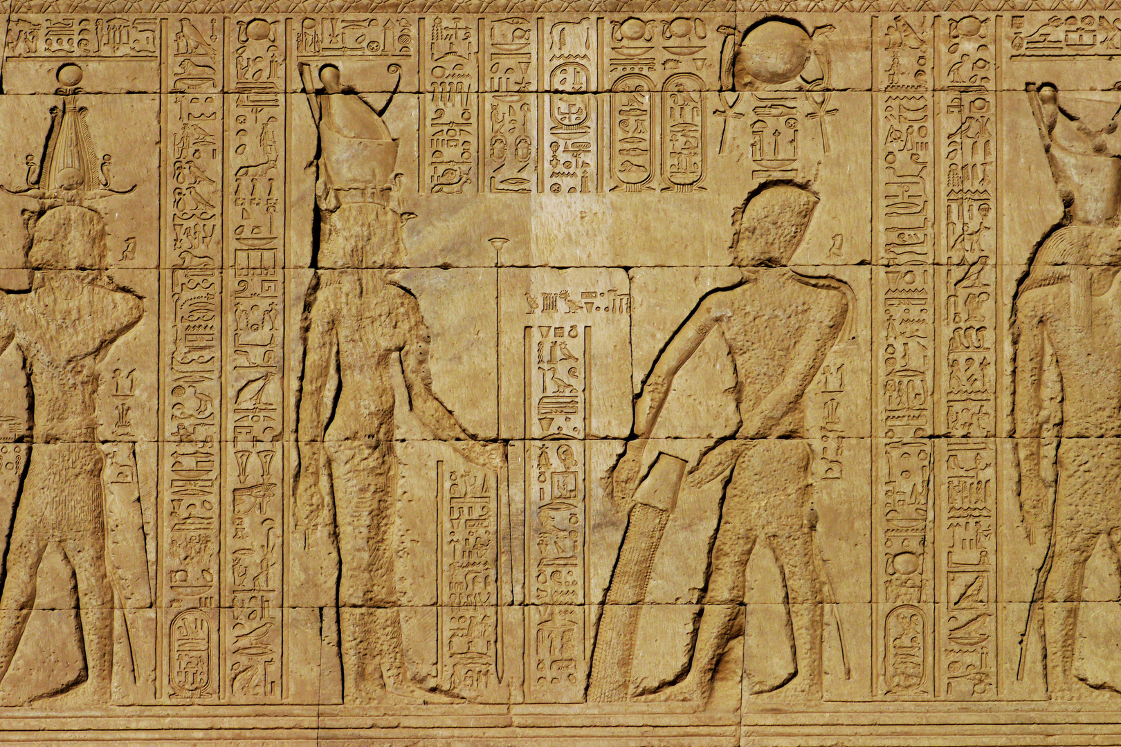 Dendera_Ostwand_Scene 111299