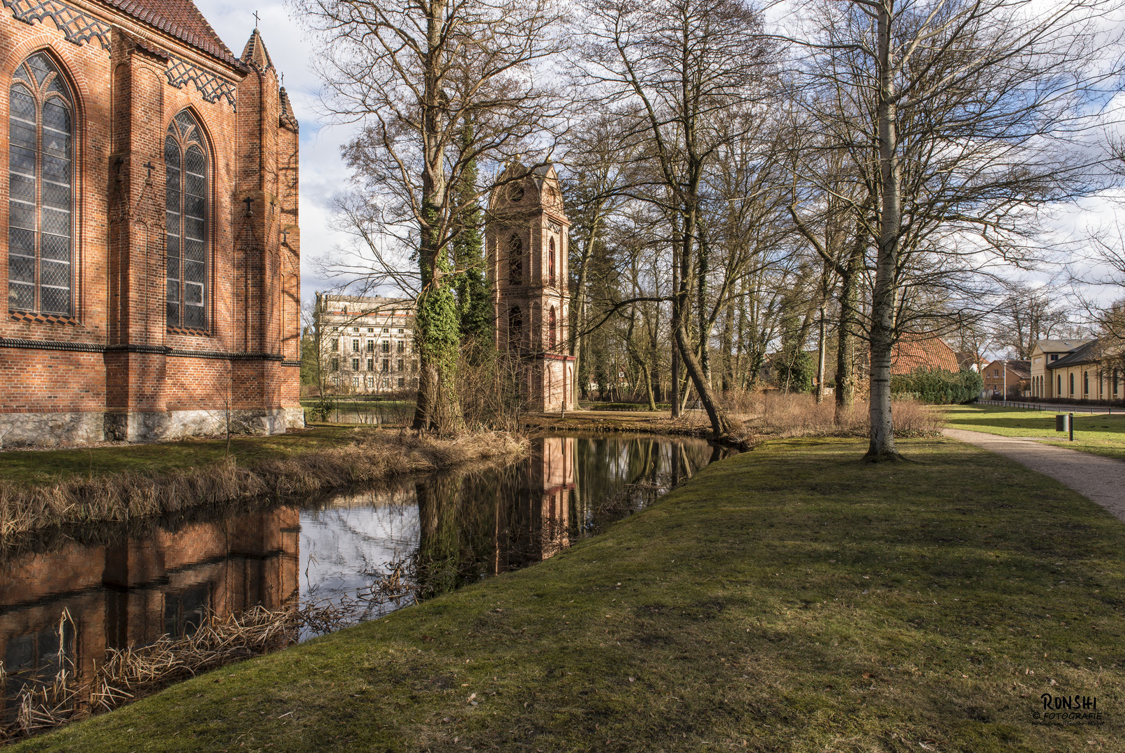 Denkmäler und Mausoleen im Schloßpark Ludwigslust