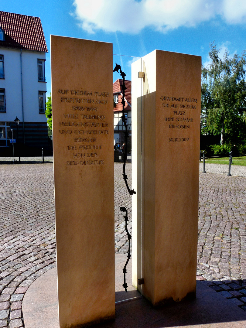 Denkmal auf dem Heiligenstädter Friedensplatz