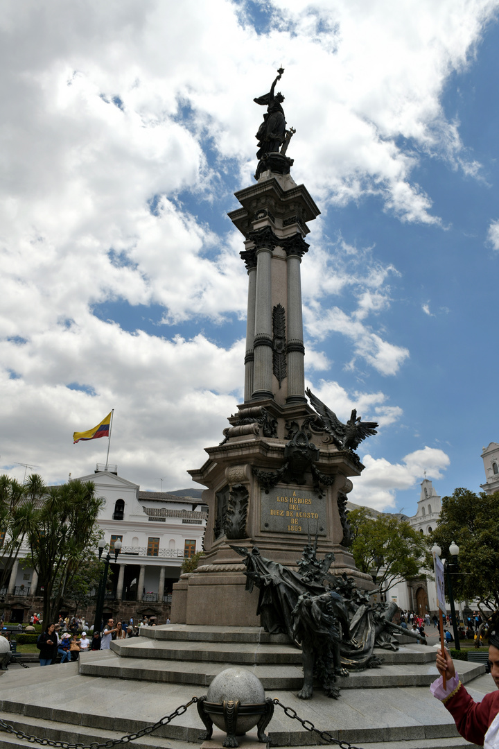 Denkmal auf dem Plaza Grande