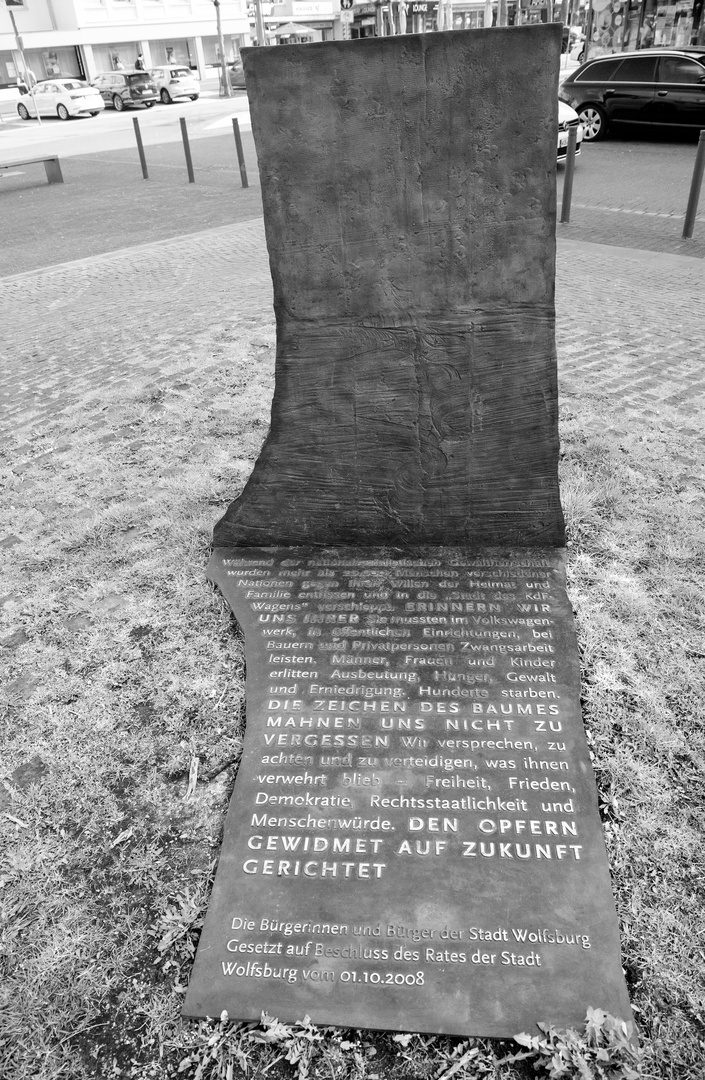 Denkmal auf dem Sara Frenkel - Platz 