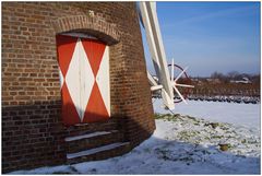 Denkmal: Das Kruirad an der Windmühle in Waldfeucht