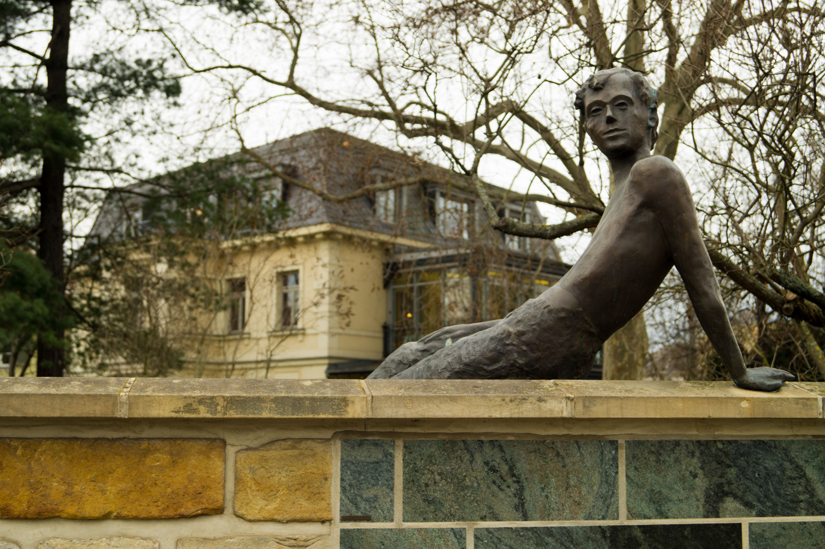 Denkmal des jungen Erich Kästner in Dresden