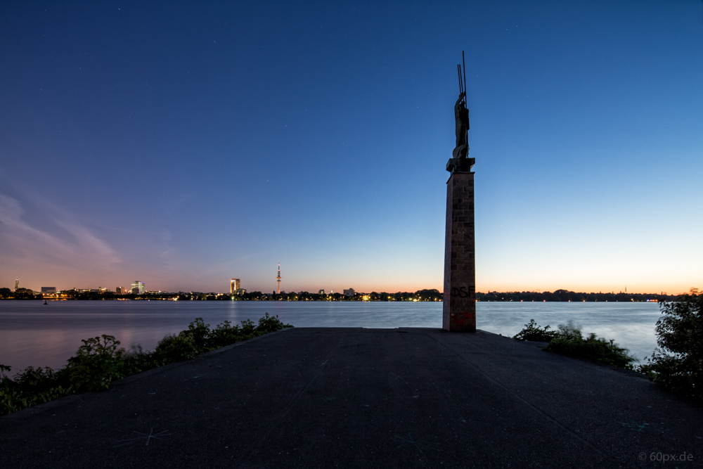 Denkmal "Drei Seeleute" an der Außenalster