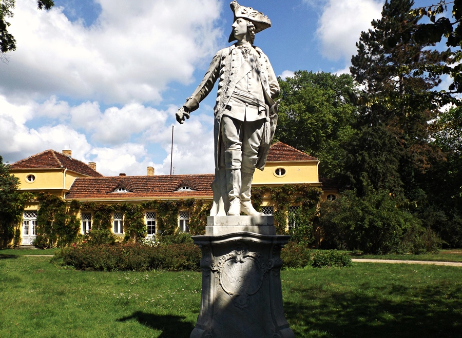 Denkmal Friedrichs II. im Park von Sanssouci