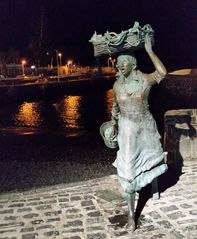 Denkmal für die Fischfrau am Hafen