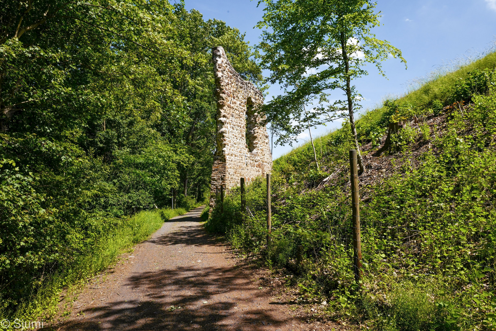 Denkmal im Grünen