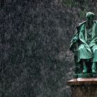 Denkmal im Regen