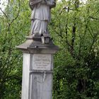 Denkmal in Ochenhausen bei Wanderung um den Krumbach