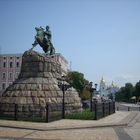 Denkmal mit Kloster