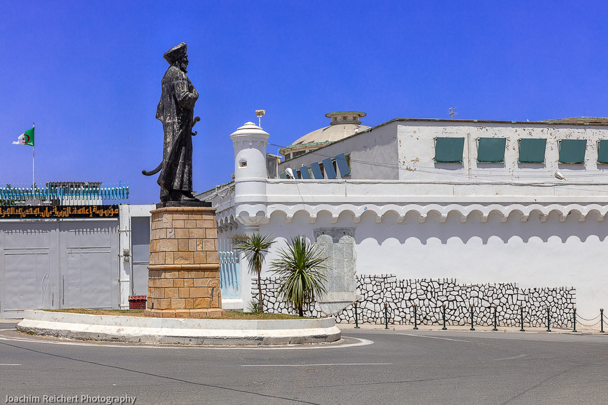 Denkmal und Gefängnis in Algier
