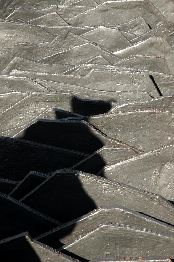 Denkmal vorm Reichstag