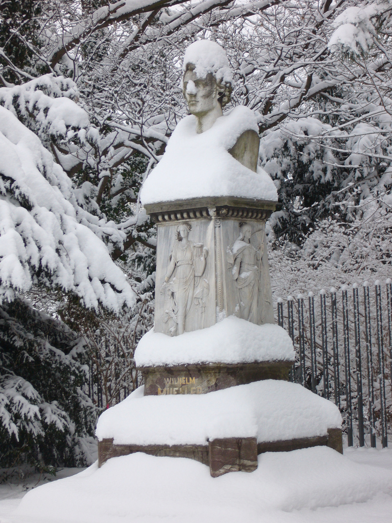 Denkmal - Wilhelm Mueller - im Stadtpark zu Dessau