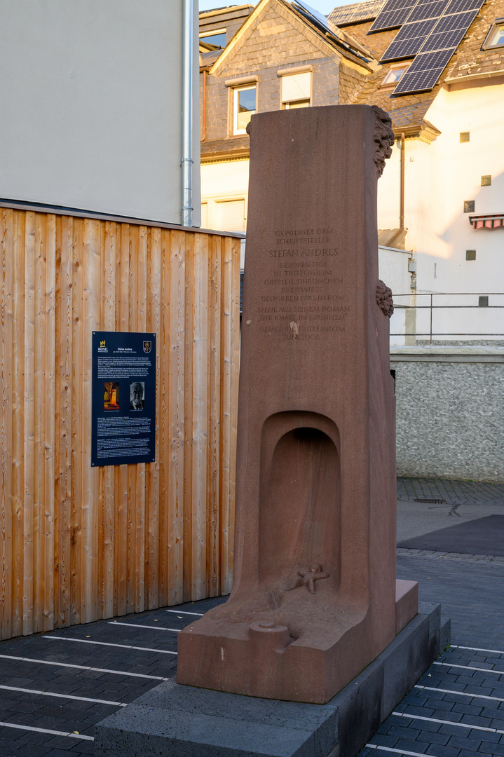 Denkmal zu Ehren des Schriftstellers Stefan Andres